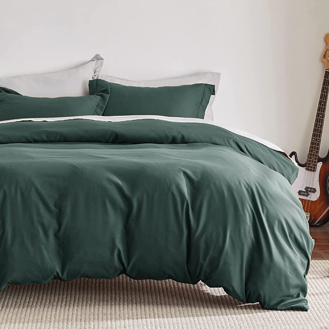 Bedsure Forest Green Duvet Cover Queen Size - Soft Brushed Microfiber Duvet Cover Set 3 Pieces with Zipper Closure, 1 Duvet Cover 90x90 inches and 2 Pillow Shams(No Comforter)