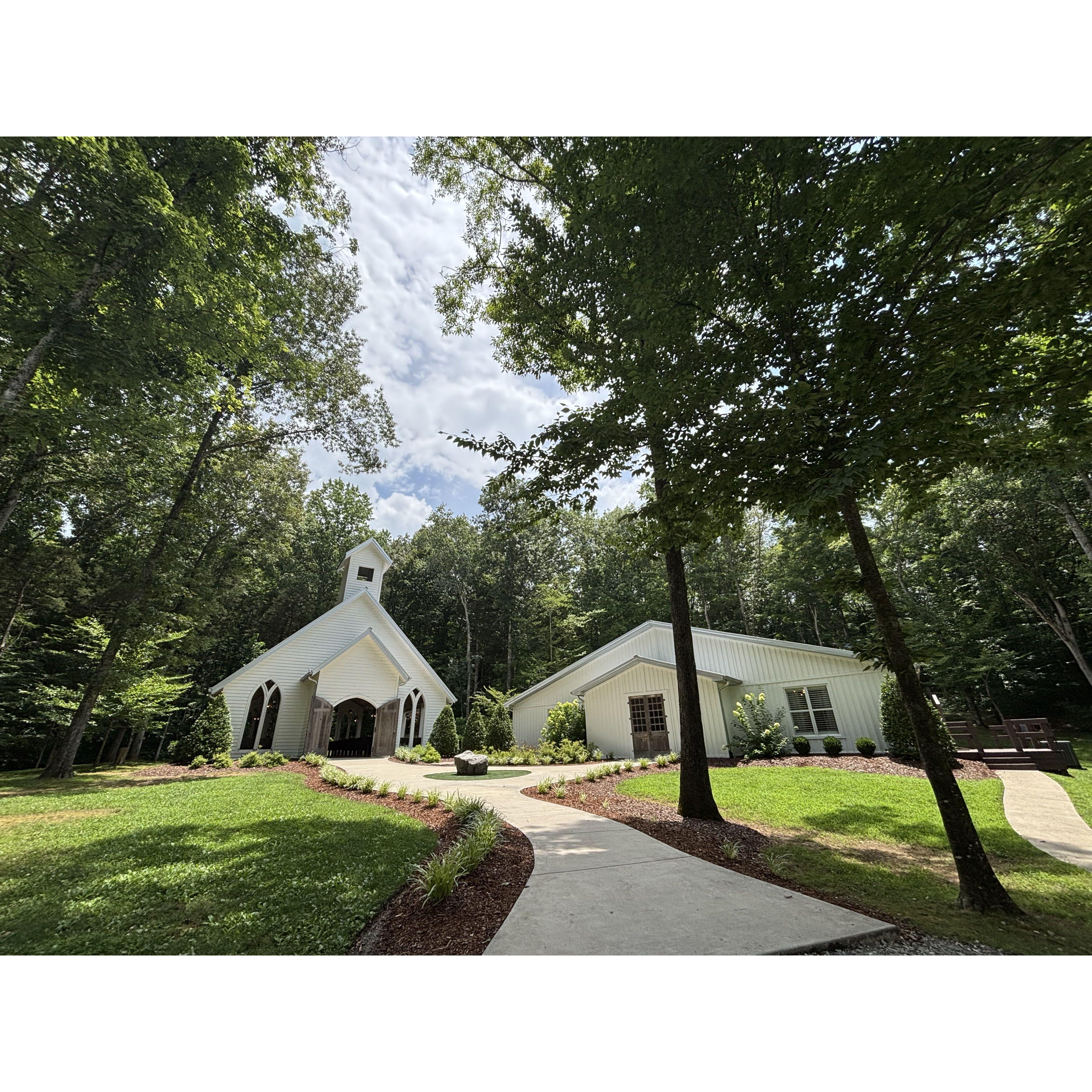 This is what the outside of the chapel looks like, so you know what your looking for as you arrive to the venue.