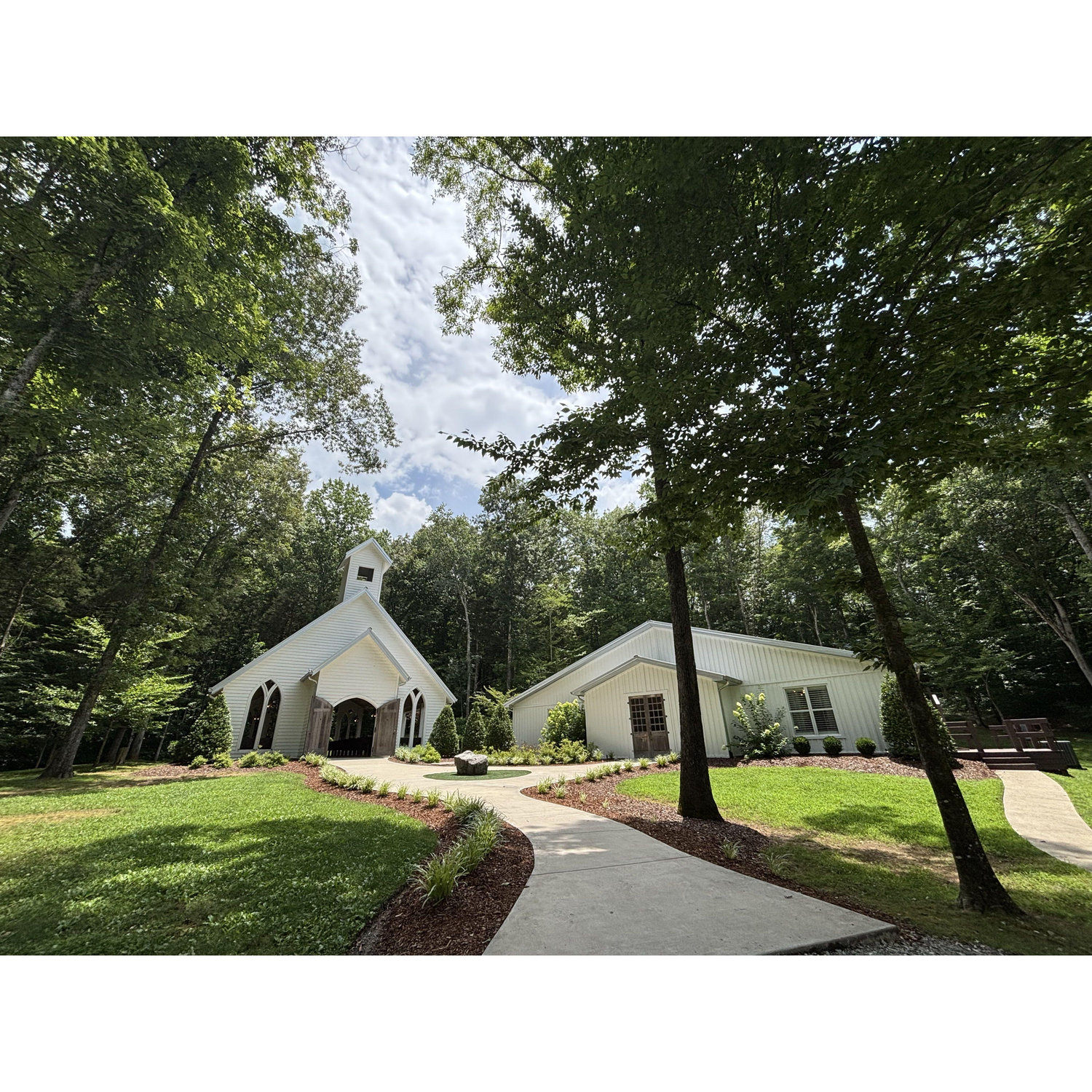 This is what the outside of the chapel looks like, so you know what your looking for as you arrive to the venue.