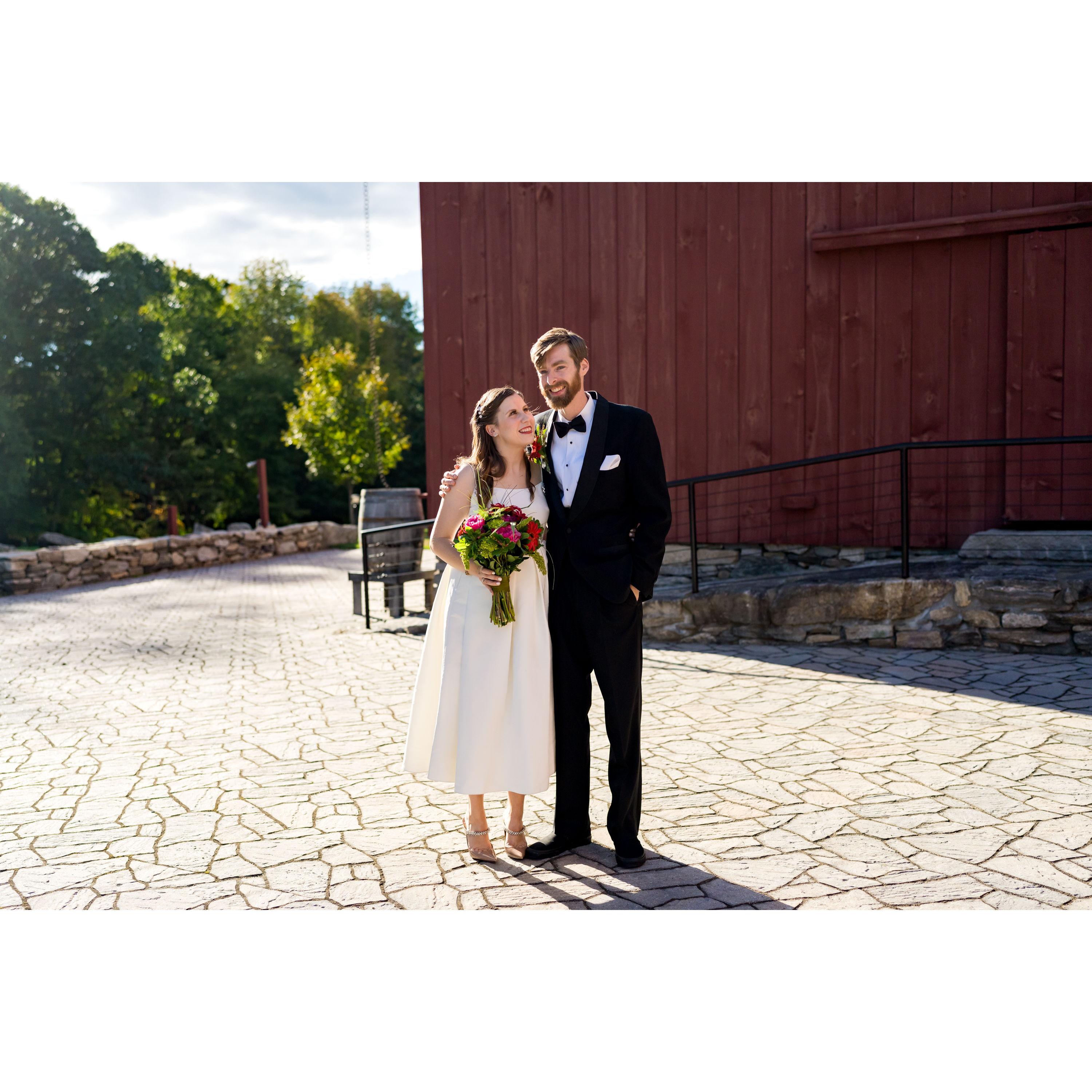 Our Wedding Day @ The Nathan Hale Homestead (Photo by Christopher Capozziello, Silk City Photo)