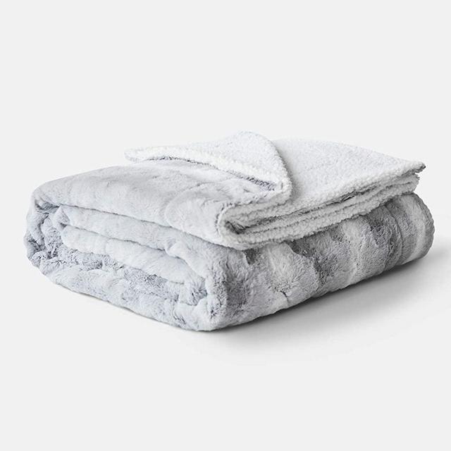 Faux Fur King Size Blanket - Super Soft Fuzzy Fur Blanket - Gray Fur Throw Blanket for Bed or Couch