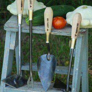 4 Pc. Gift Set, Includes Scuffle Weeder, Large Trowel, V-Hoe & Weeding Fork