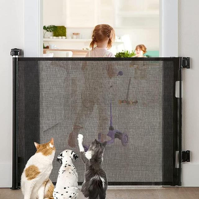 Cumbor 0-55” Retractable Baby Gate for Stairs, Mesh Dog Gate for The House, Black Child Gate, 33” Tall Stair Gates for Kids or Pets, Space Saving Pet Gate for Indoor/Outdoor(Black)