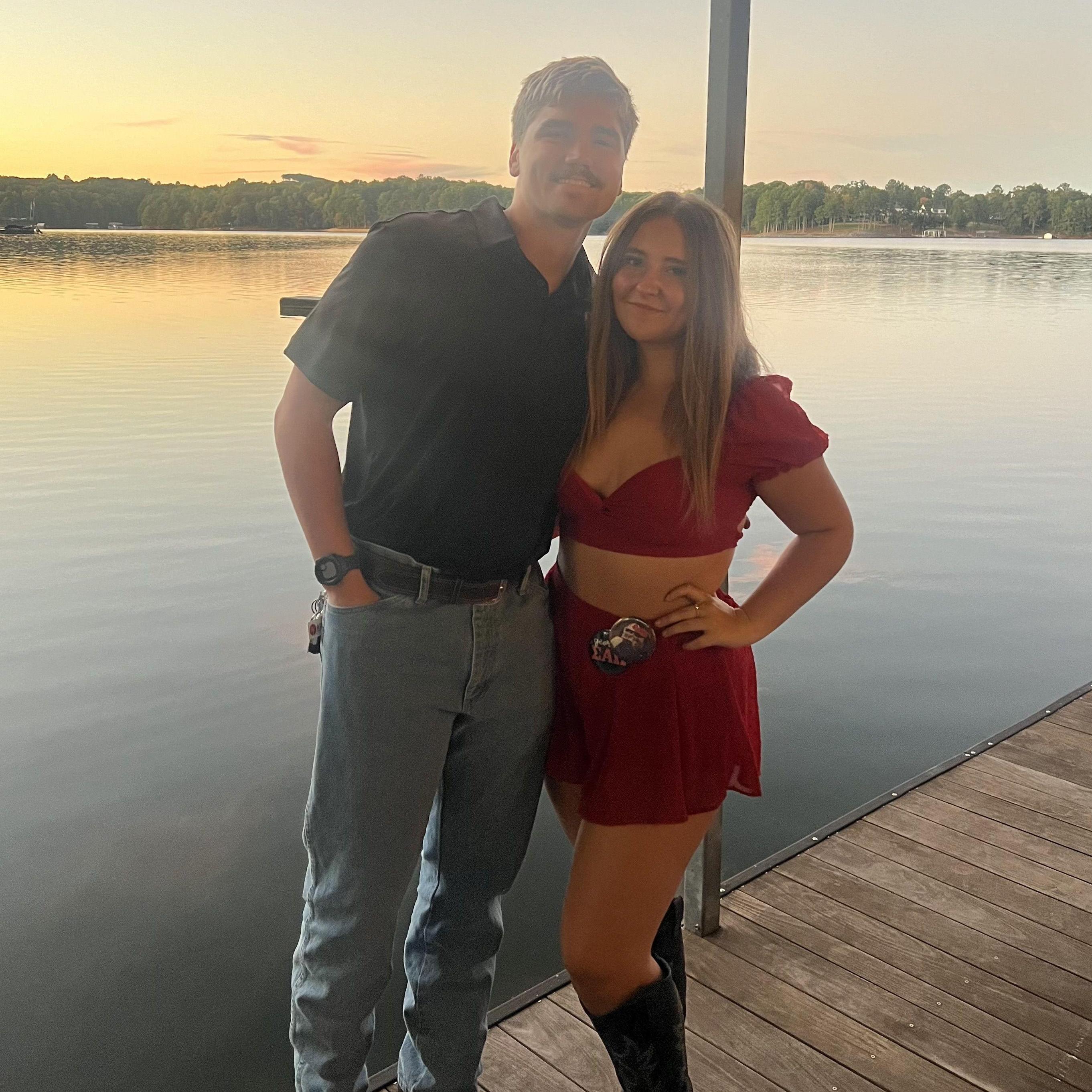 We went to my Uncle Pookie's lake house in Gainesville to watch the UGA vs Texas game. I figured I would throw Eli right in since I knew my whole family would be there... LOL!