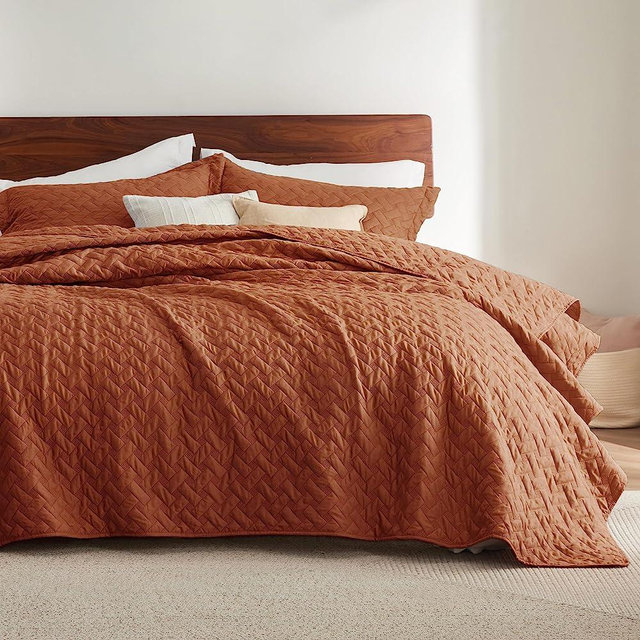 Bedsure Queen Quilt Bedding Set - Lightweight Summer Quilt Full/Queen - Burnt Orange Bedspreads Queen Size - Bedding Coverlets for All Seasons (Includes 1 Quilt, 2 Shams)