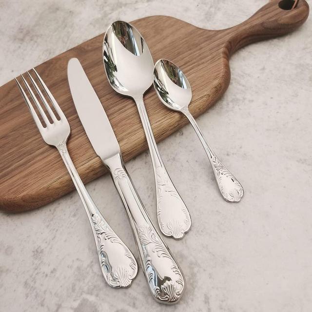 64-piece Silverware Set for 16, Retro Royal Palace Style Stainless Steel Flatware Cutlery Serving Utensils, Eating Tableware for Home Kitchen Hotel Restaurant, Mirror Polished
