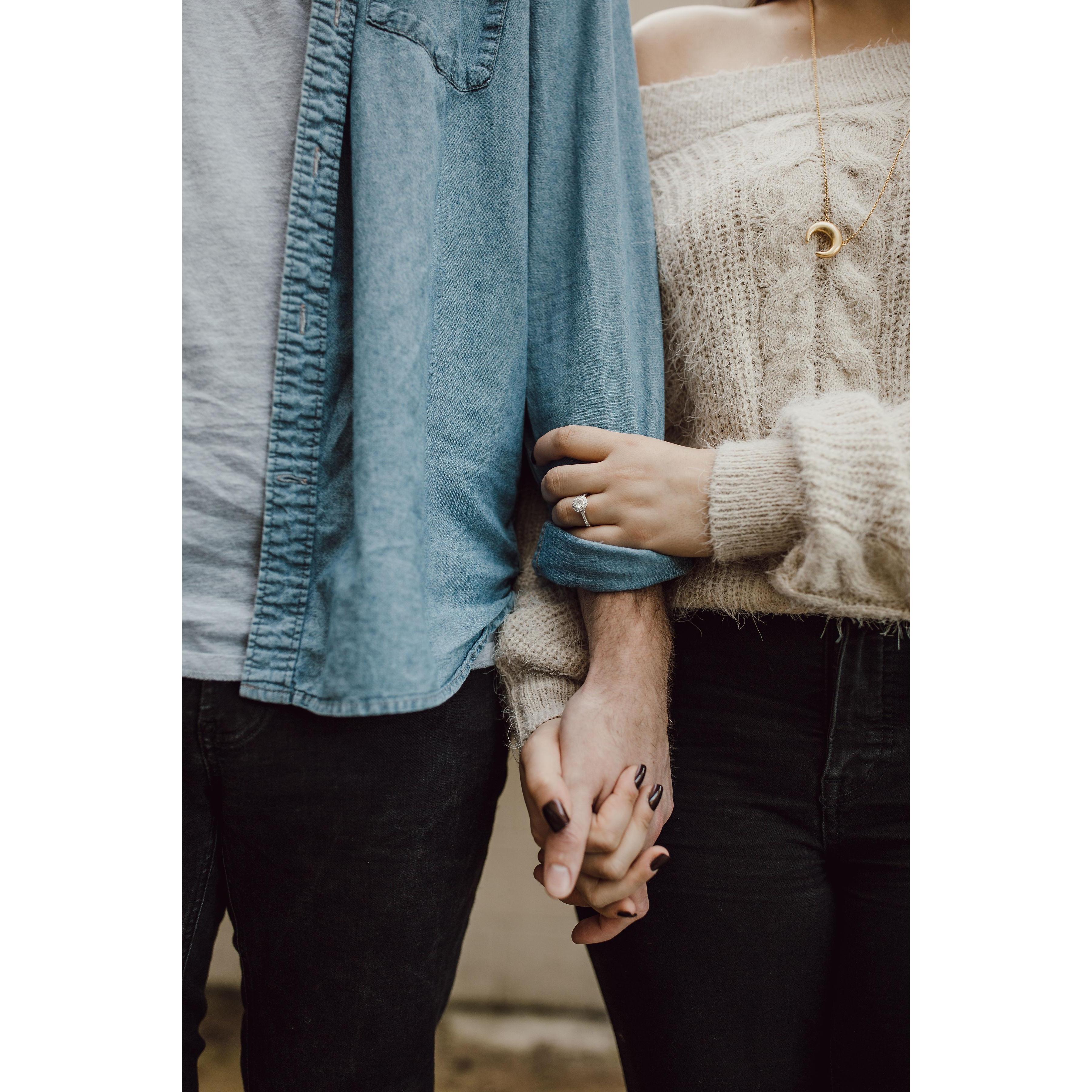 Engagement Photos by carleyjayne photography in Gig Harbor, WA.