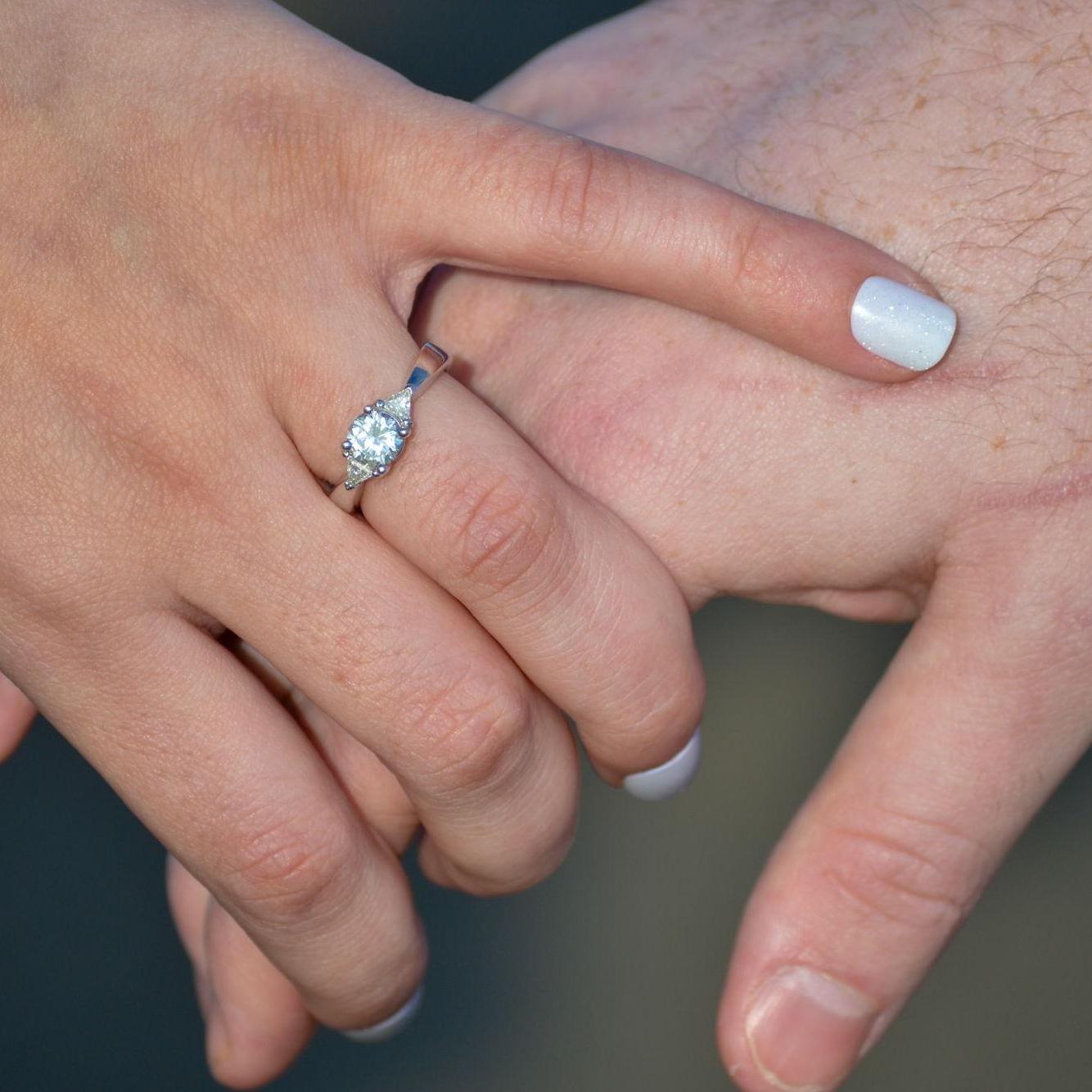 Thank you to Dee for these wonderful engagement photos! Go check out more of her work at @betweenthemomentsphotography on socials or https://betweenthemomentsphotography.pixieset.com