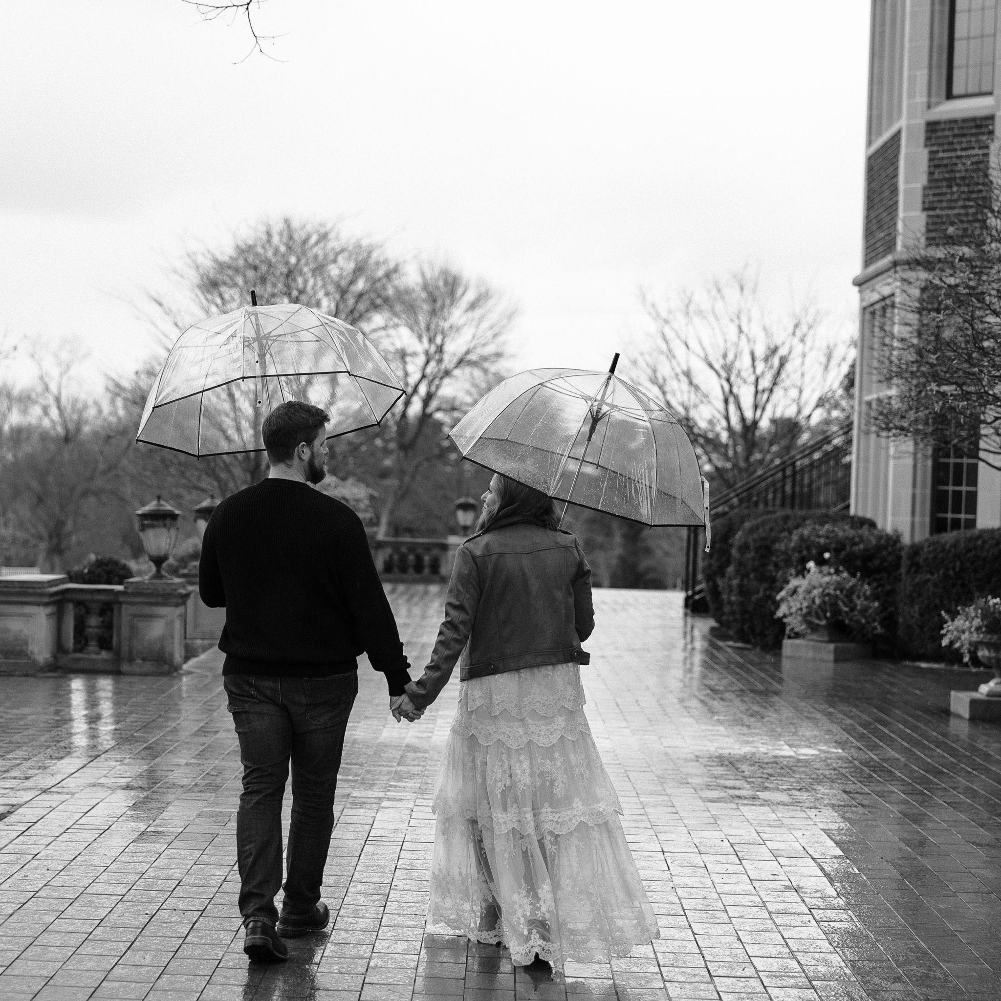 We had a wonderful (even with the rain!) photo session at Waveny Park in New Caanan, a place that we love  to visit!