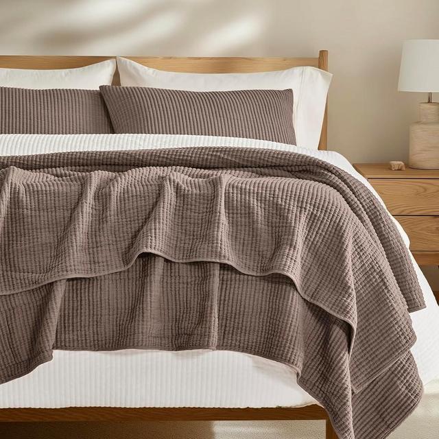 EVERGRACE Cotton Coverlet Set King Size 3 Pieces, Lightweight Soft Ribbed Matelassé Bedspread Quilt Set, Cozy Oversized Quilted Bedding Set with 2 Pillow Shams for All Seasons, Mocha Brown