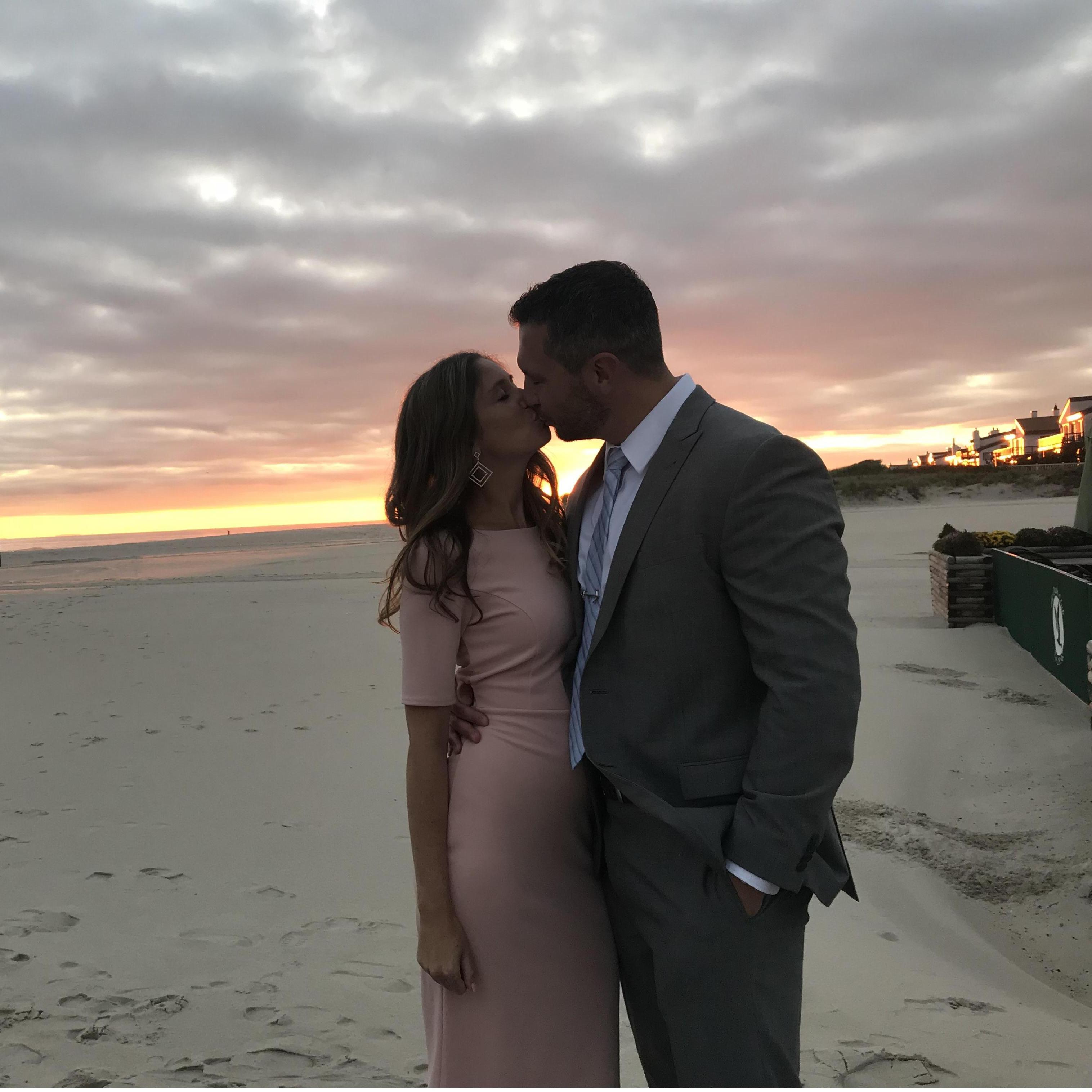 Sunset kisses at Laura & Paulie's Wedding