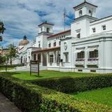 Explore Bathhouse Row