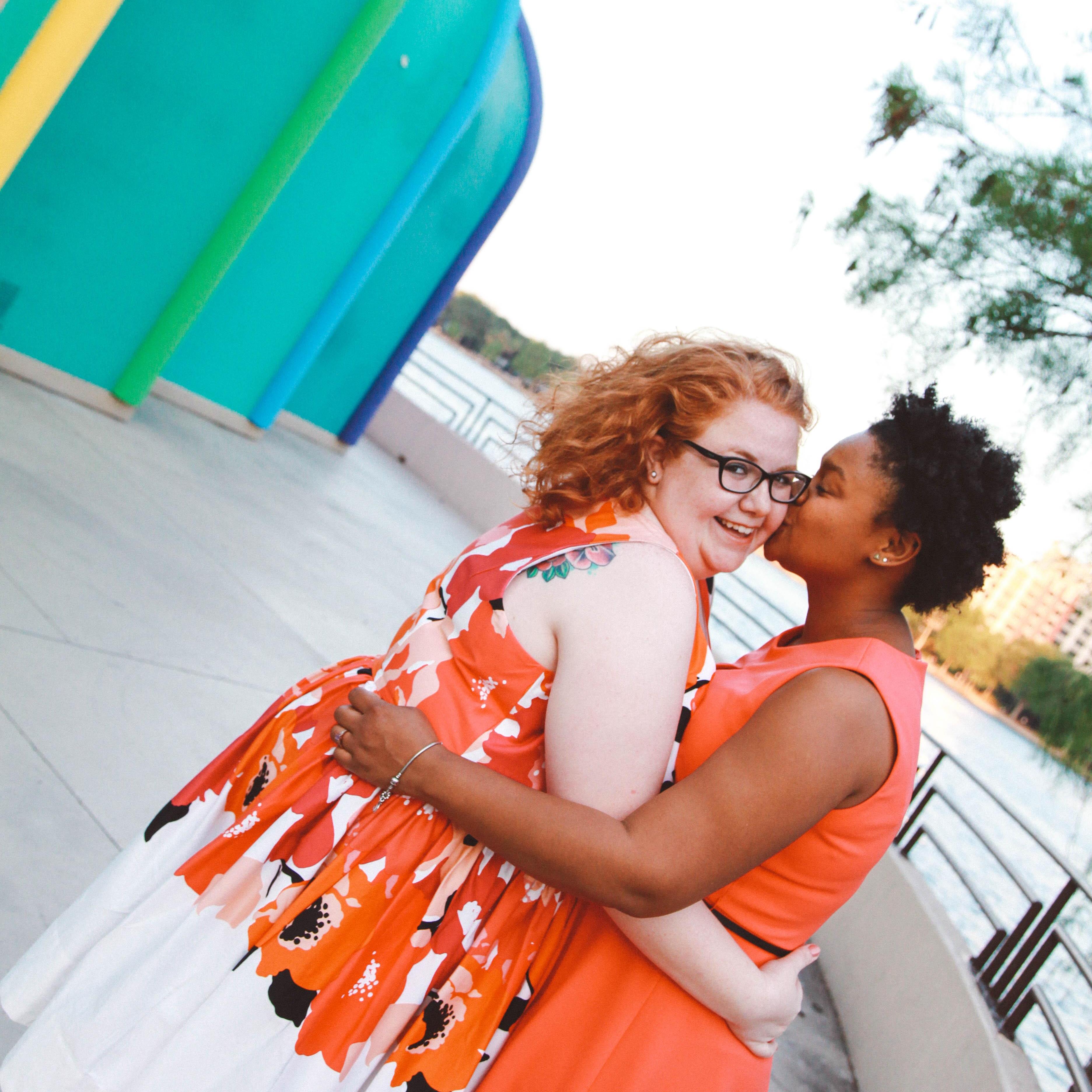 Engagement pictures at Lake Eola!