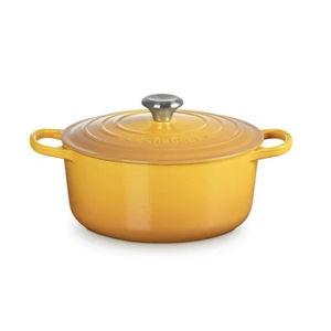 5.5 qt Signature Round Dutch Oven - Nectar