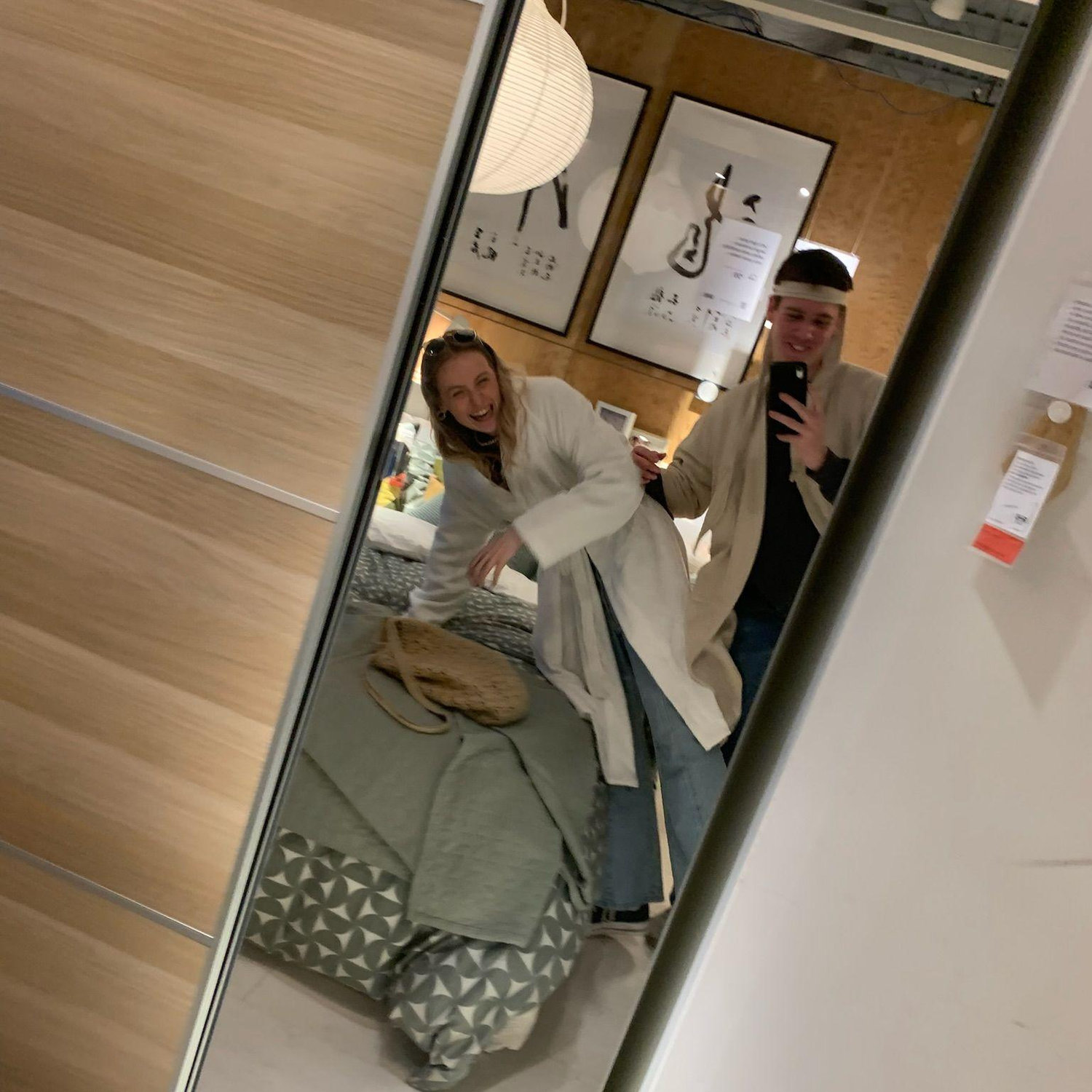Many Ikea dates