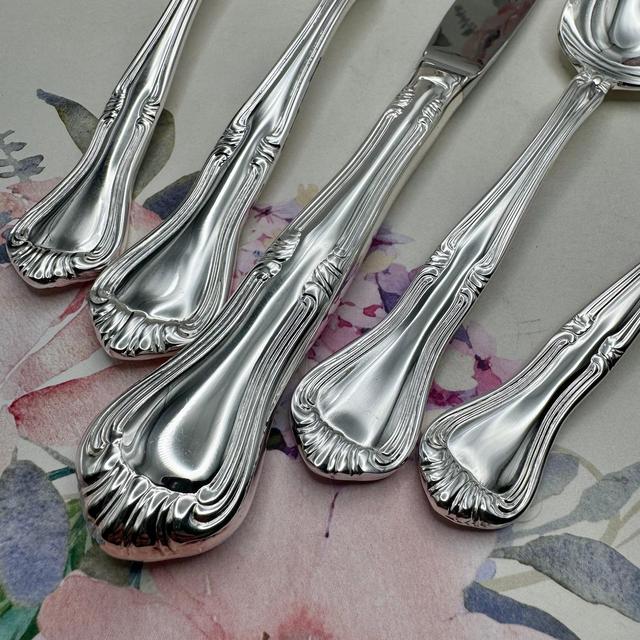 Gorham ' Valcourt ' Silver Plated Flatware Set - 20 Piece Service for 4 - Additional Serving Pieces Sold Separately - see listing descriptn