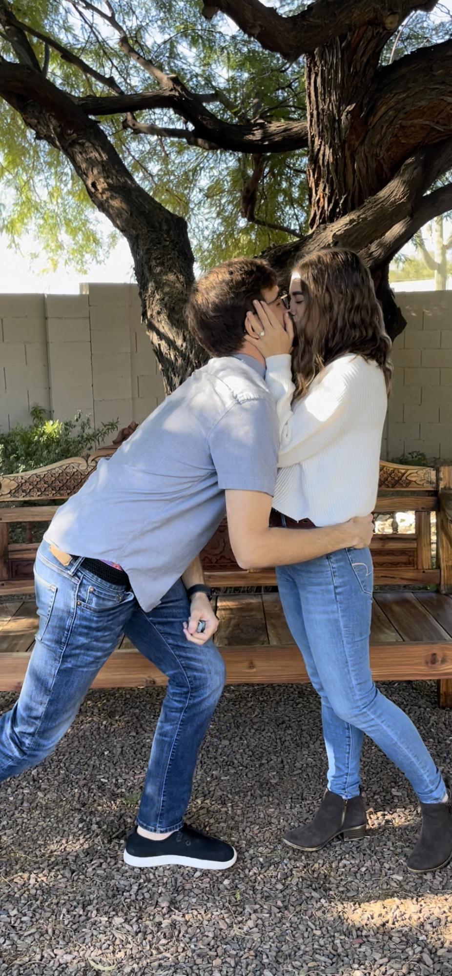 😘