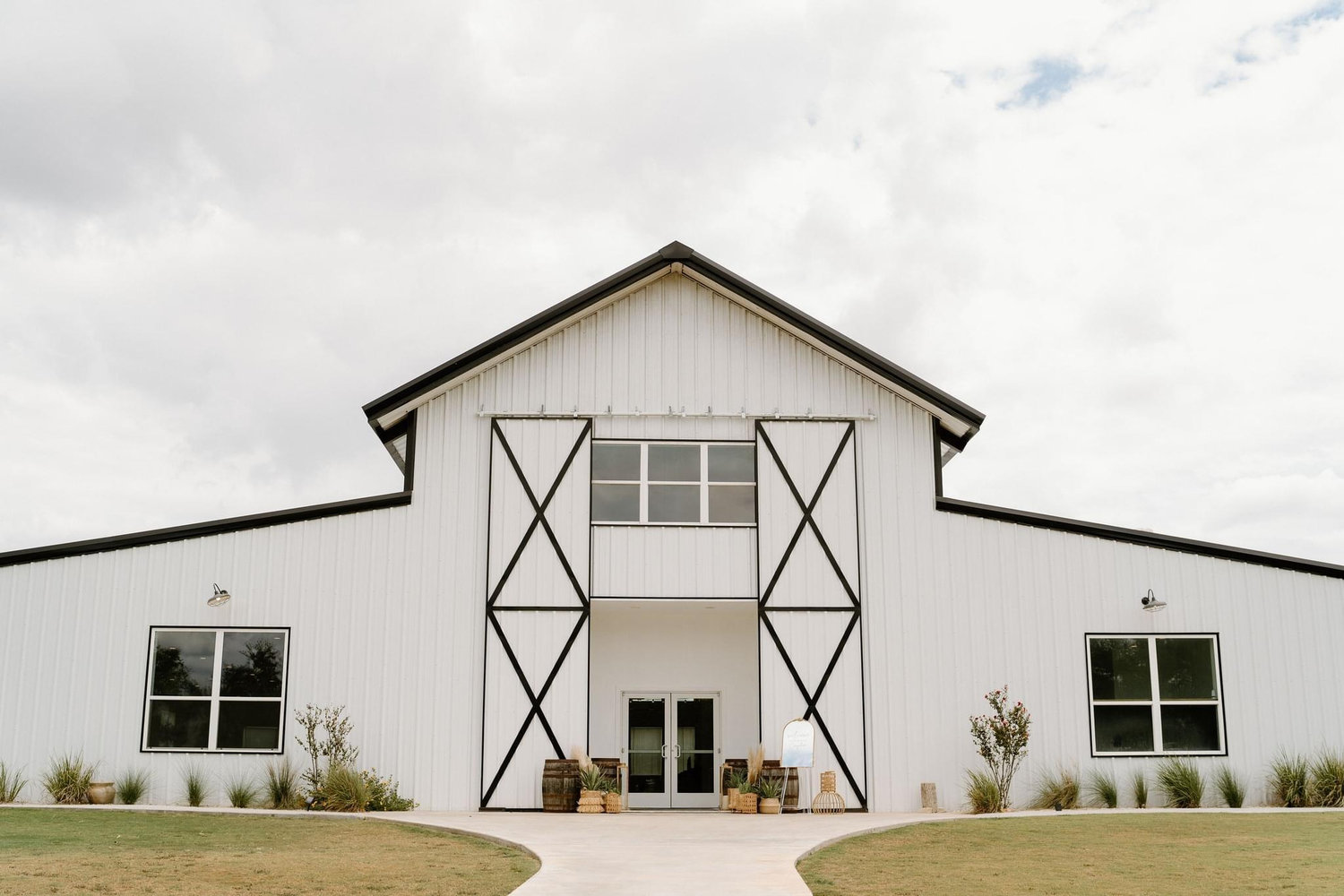 The Wedding Website of Joseph Mitchell and Dezirae Garza