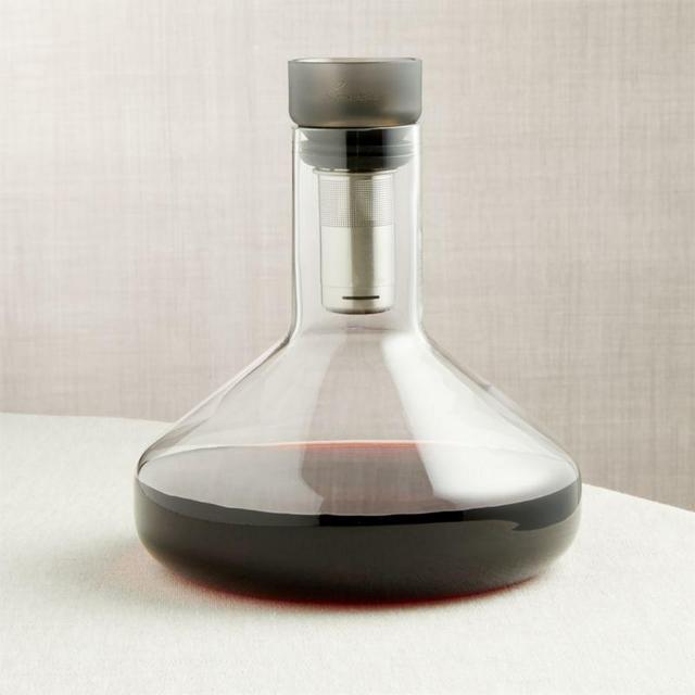 Rabbit ® Pura Aerating Carafe