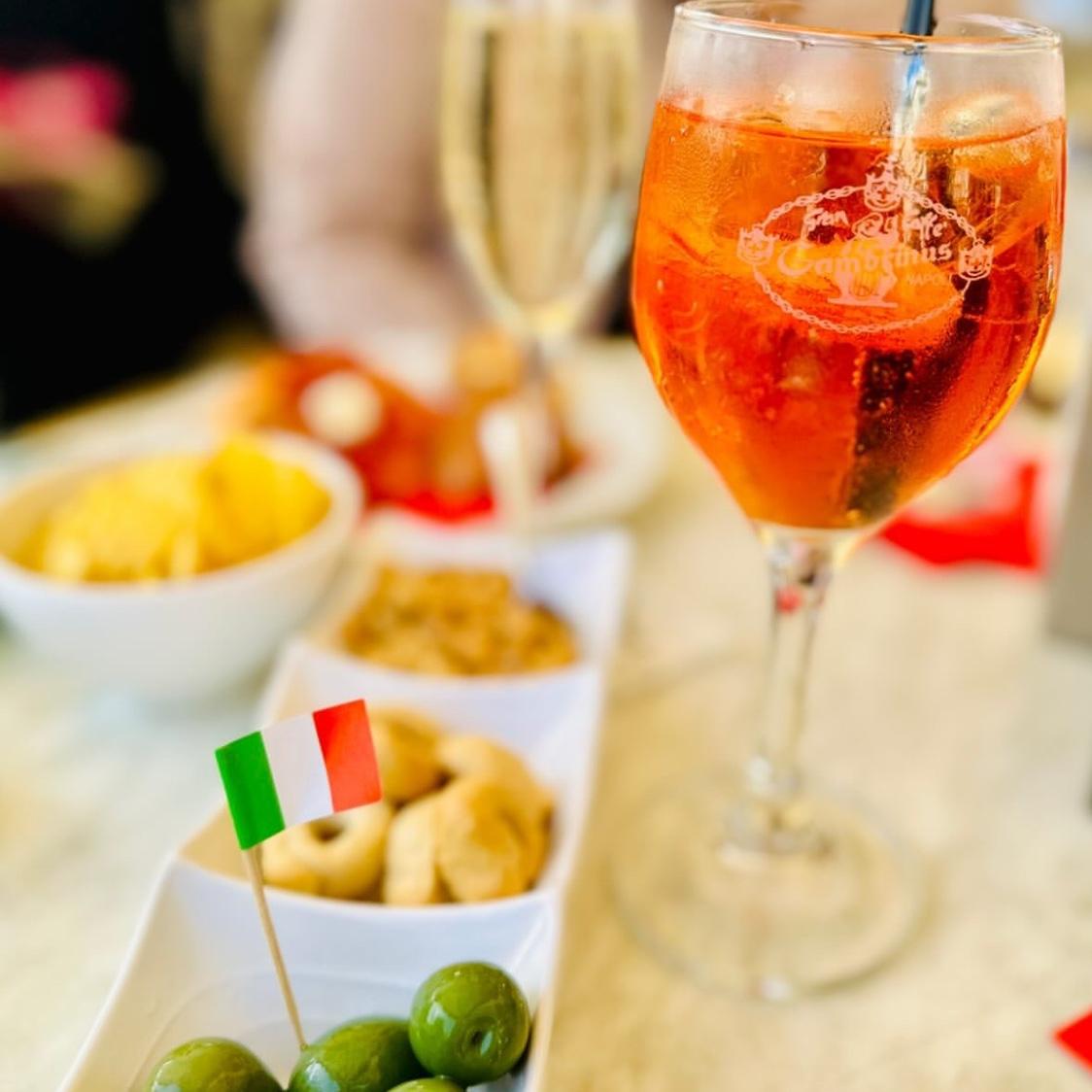 Gran Caffè Gambrinus. An historical bar Near piazza Plebiscito, grab an aperitivo, in the middle of this beautiful city, the snack come with it! 😉