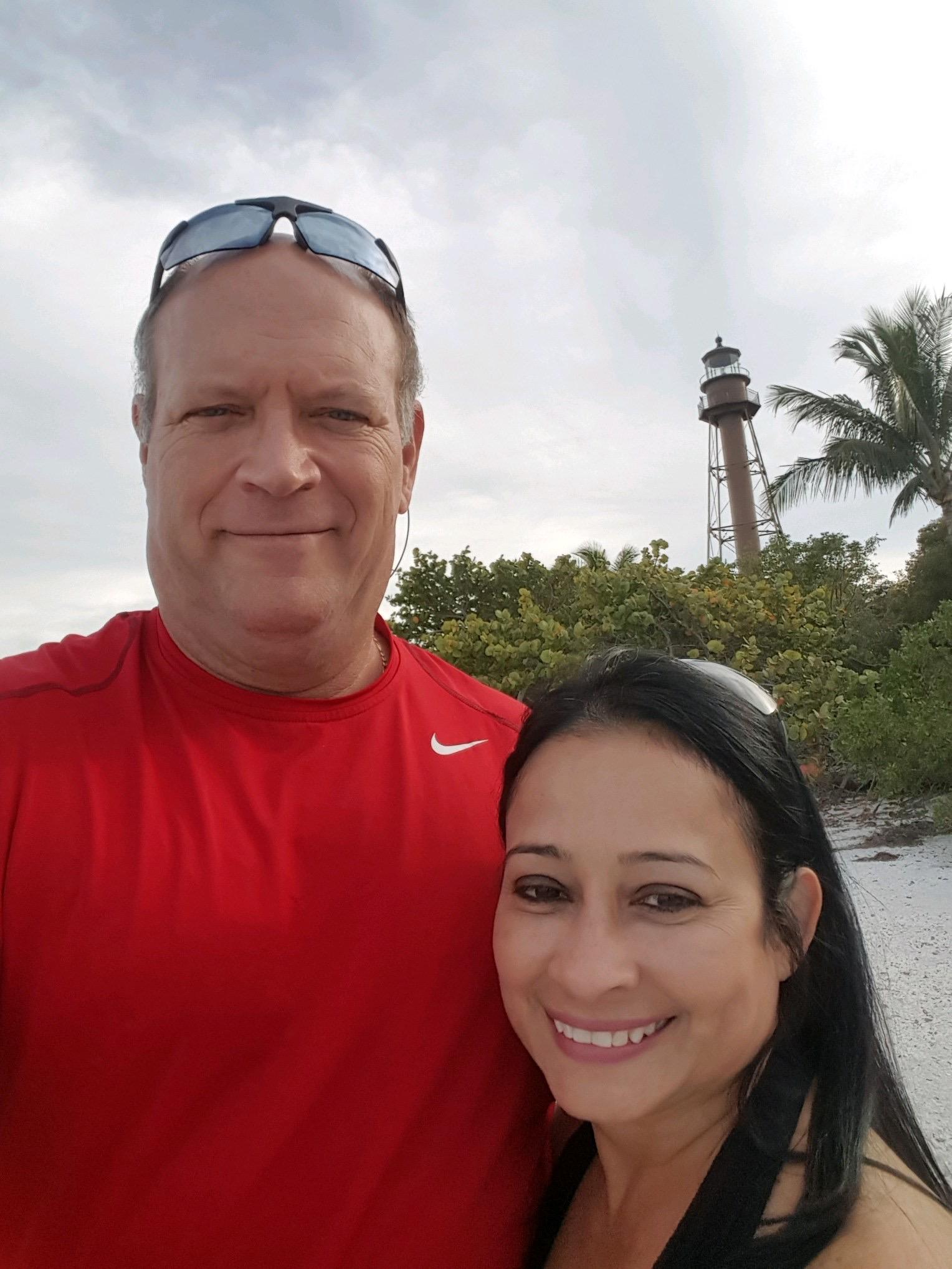 The Wedding Website of Roxana Arostegui and David Chapdelaine