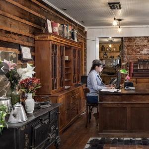 Stay at Hotel La Yegua Loca