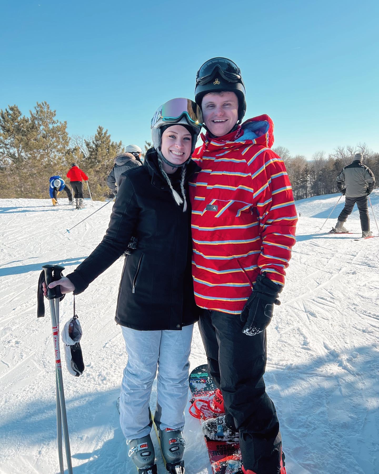 Taylor skied a black diamond and didn't die! (Afton Alps - 2022)