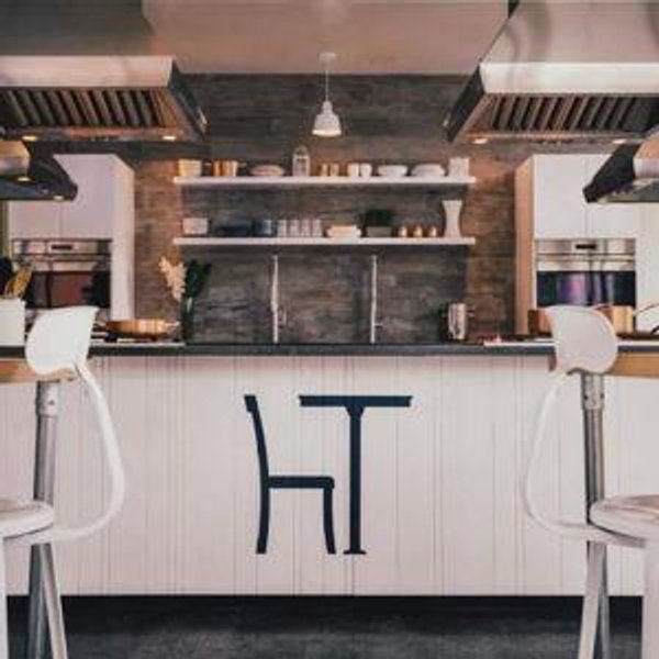 Hudson Table