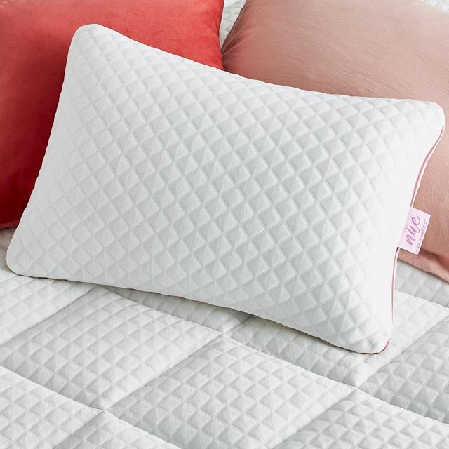 Standard Antimicrobial Gel Memory Foam Bed Pillow - nüe by Novaform