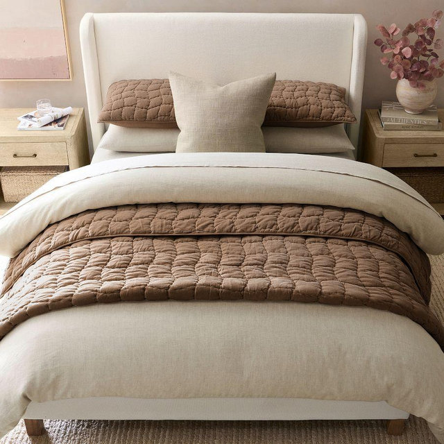 Cozy Cloud Handcrafted Quilt, Mocha, Full/Queen