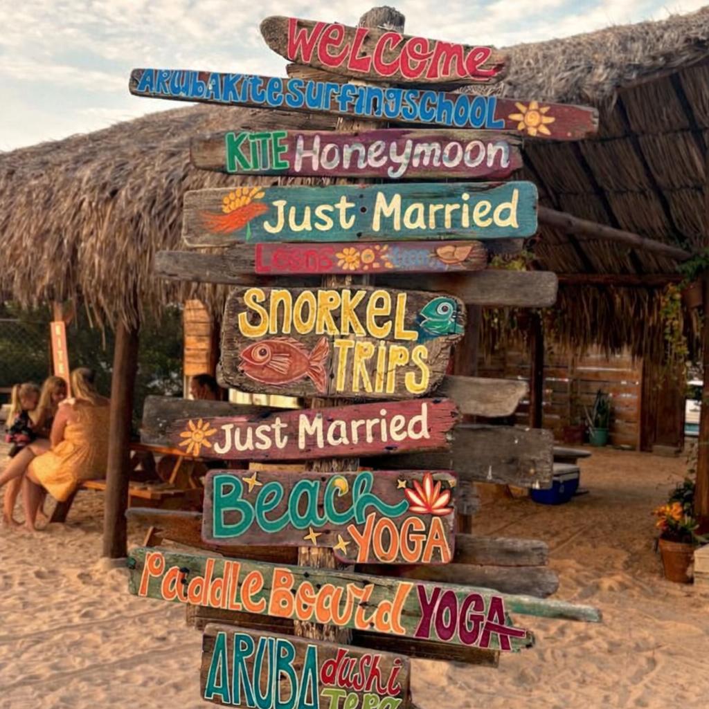 Honeymoon Resort/Travel