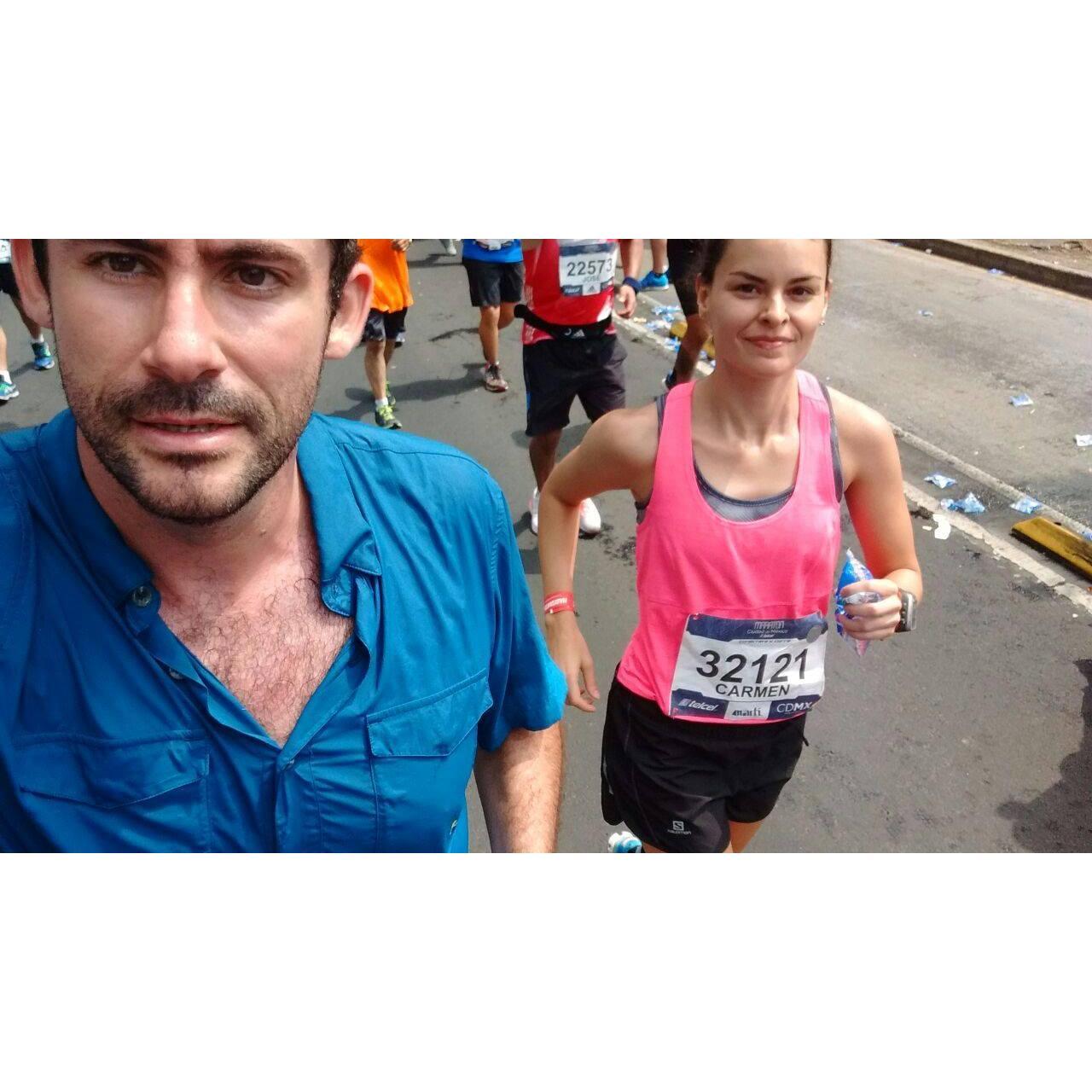 Fabrizio de pacer en el maratón de Ciudad de México. agosto del 2016.