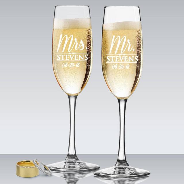 Mr and Mrs Personalized Champagne Flutes, Wedding Toasting Glasses, Engraved Toasting Glasses, Mr and Mrs Glasses, Set of 2