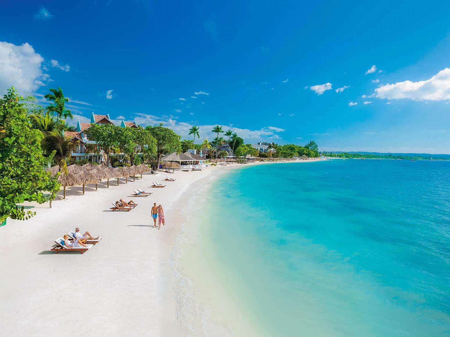 The Wedding Website of Lindsey North and Dietrich Parcells