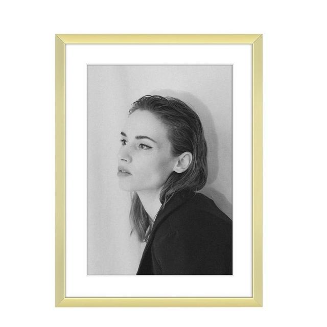 Golden State Art - 6x8 Aluminum Picture Frame - with Mat for 5x7 Photo or Without Mat for 6 x 8 Photo - Real Glass Cover - Simple and Elegant Decor for Wall Mounting - 1 Pack - Gold