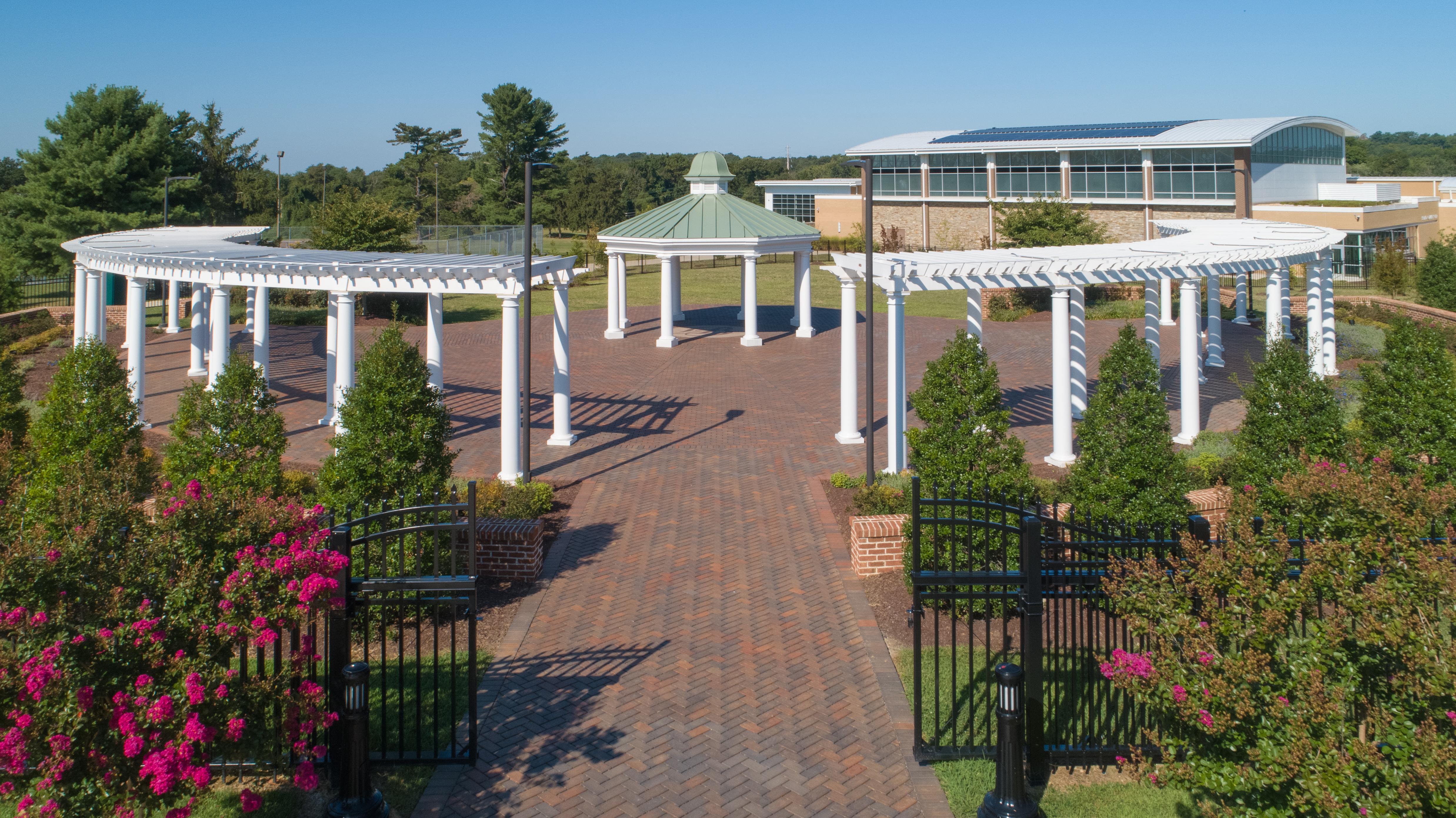 The Wedding Website of Lisa J. Muse and Steven L. Artis