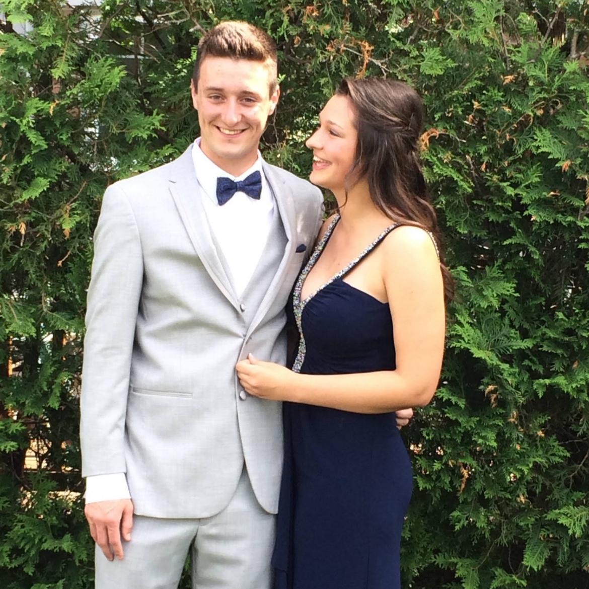 Prom (2015)