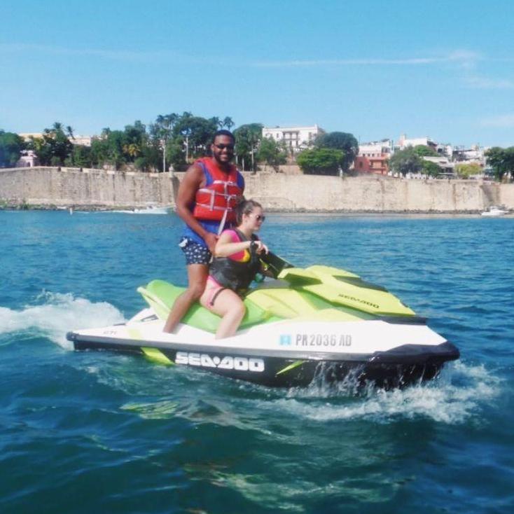 August 2021: Keanyon takes Shannon on her first trip off the mainland - off to Puerto Rico!