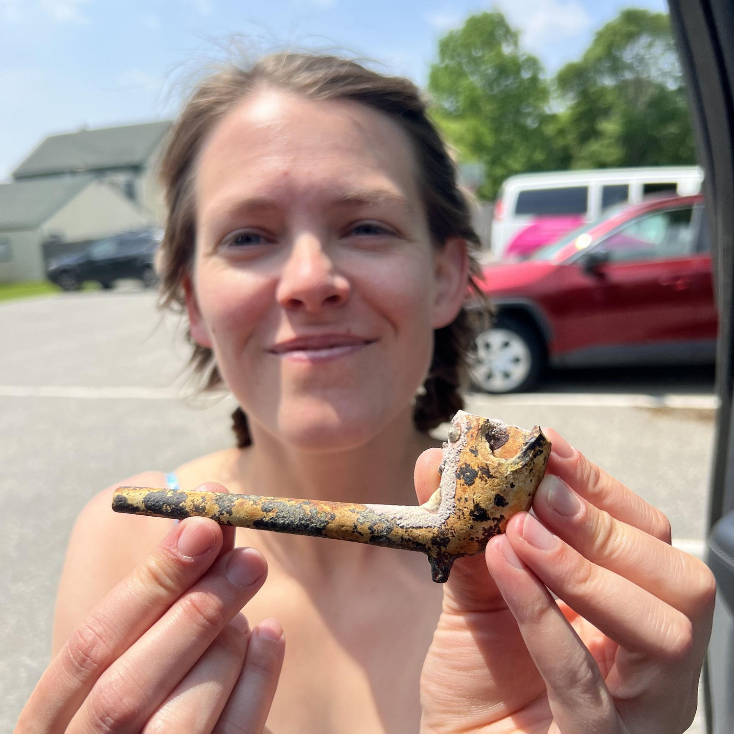 Found this little colonial pipe in a harbor in Maine.