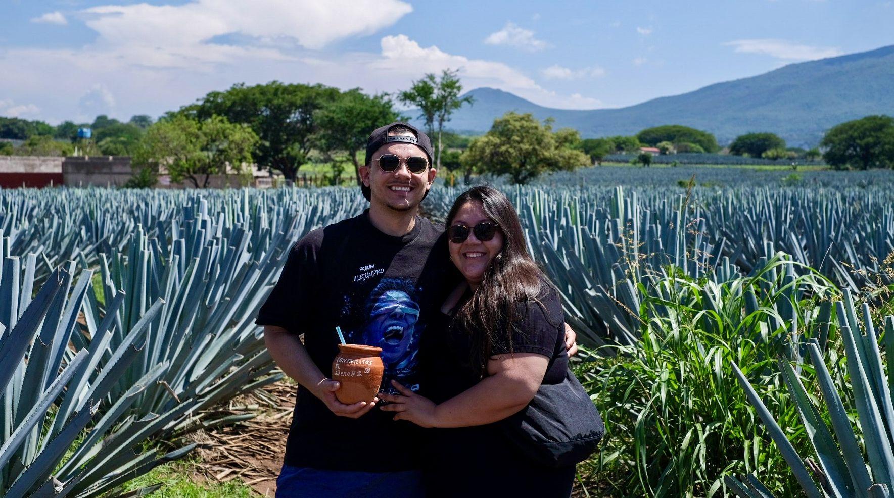 The Wedding Website of Cindy Villegas and Ricardo Martin Del Campo