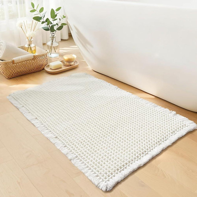 GRLYUH White Bathroom Rugs, Waffle Bath Mat Non Slip Washable, Super Absorbent & Quick Dry, Boho Bath Mat Farmhouse Bathroom Decor, 20'' x 32'', White