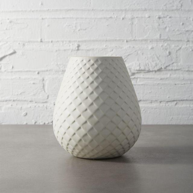 mamba white vase