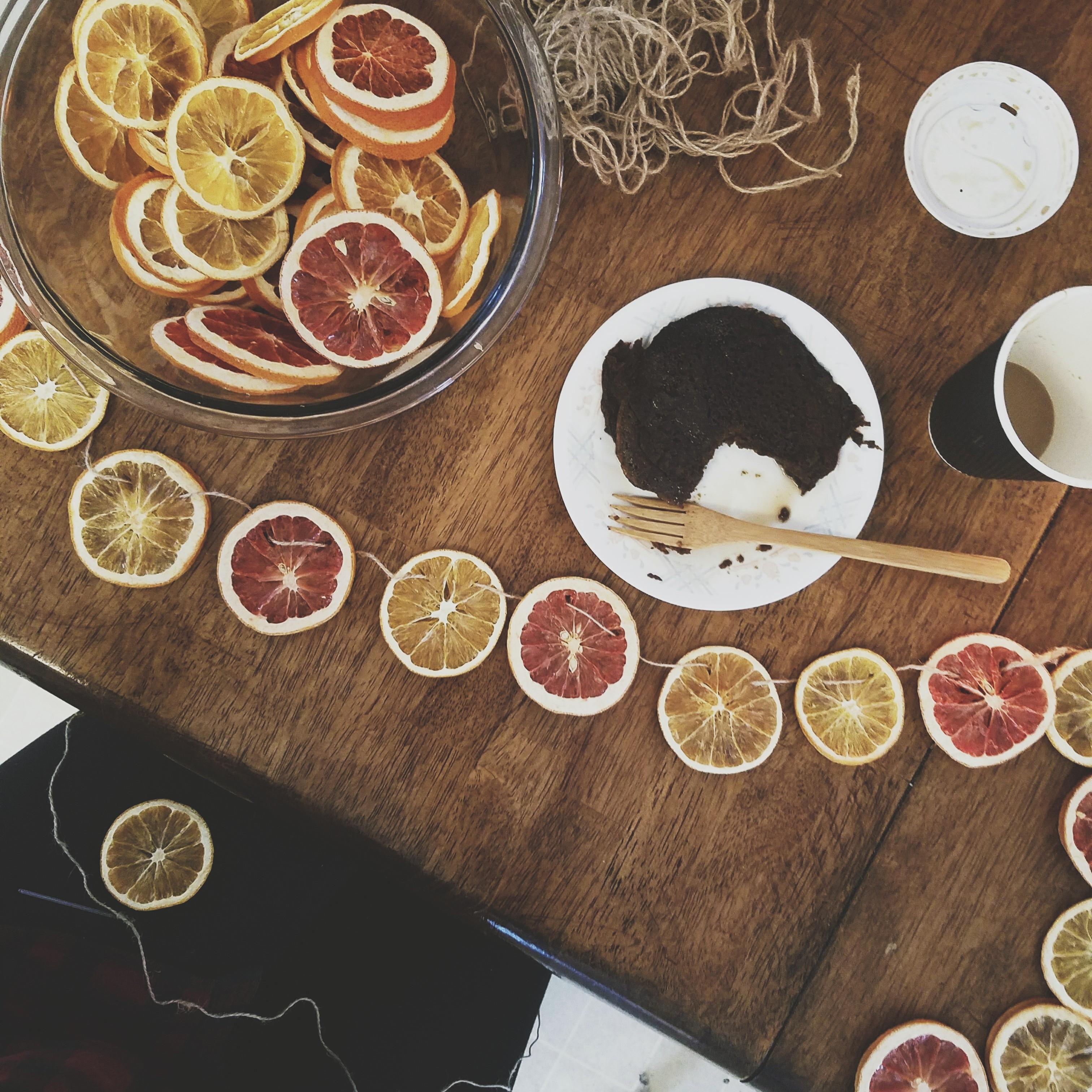 December 17th, 2017:
Samantha and Emilio made gingerbread pancakes together and dried orange slices to string and hang on their Christmas tree! 🍊