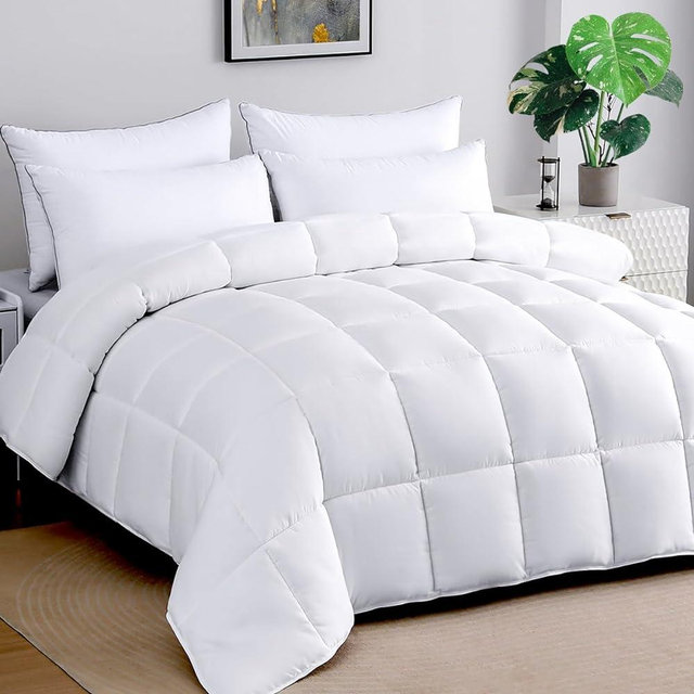 Soft Oversized King Comforter 120"x120"-Lightweight Down Alternative Comforter Duvet Insert with 8 Corner Tabs for All Season-Fluffy Breathable Microfiber Comforter(White, Oversized King)