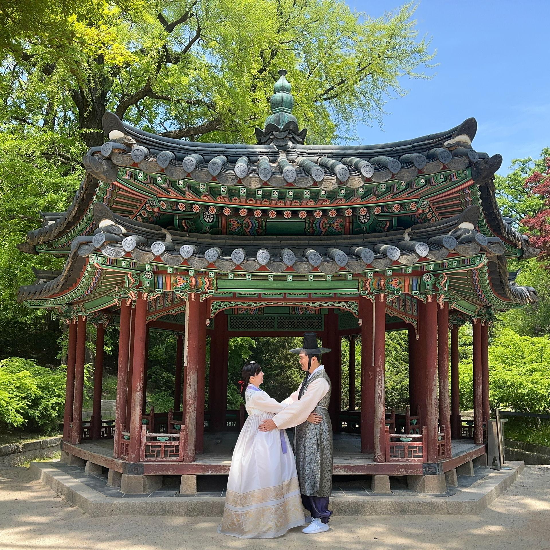 Our favorite photo in a Korean palace. We had so much fun exploring this beautiful place and shared so much love 😍