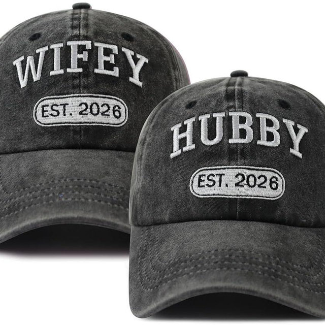Dalqanth 2pcs Hubby and Wifey 2026 Hats for Men Women, Funny Adjustable Cotton Embroidered Husband Wife Gifts Baseball Cap