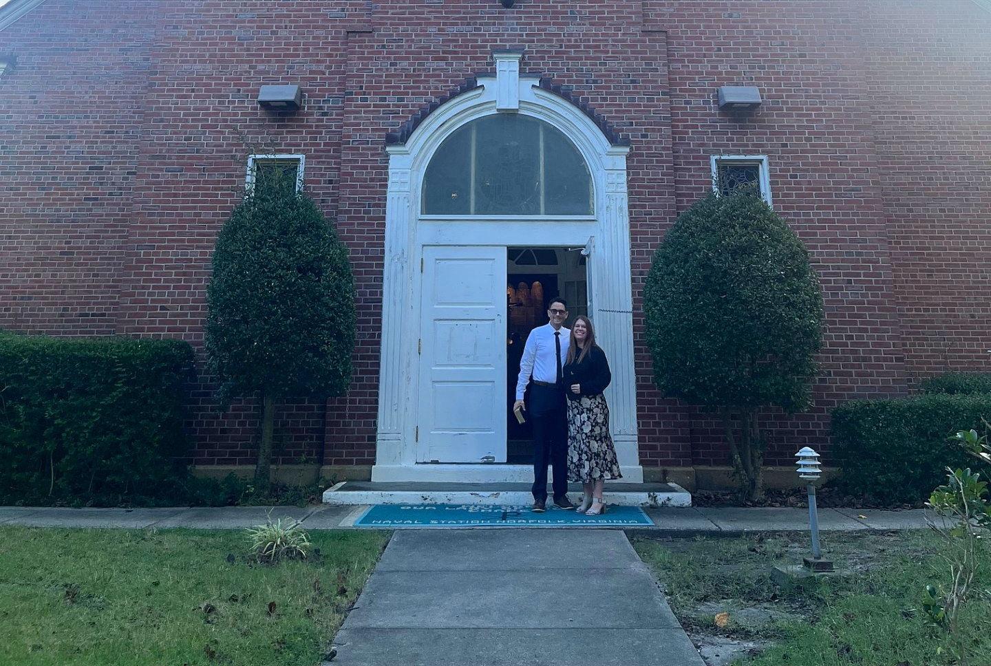 The Wedding Website of Nicole Esther Callewaert and Cecil Wayne Chapman