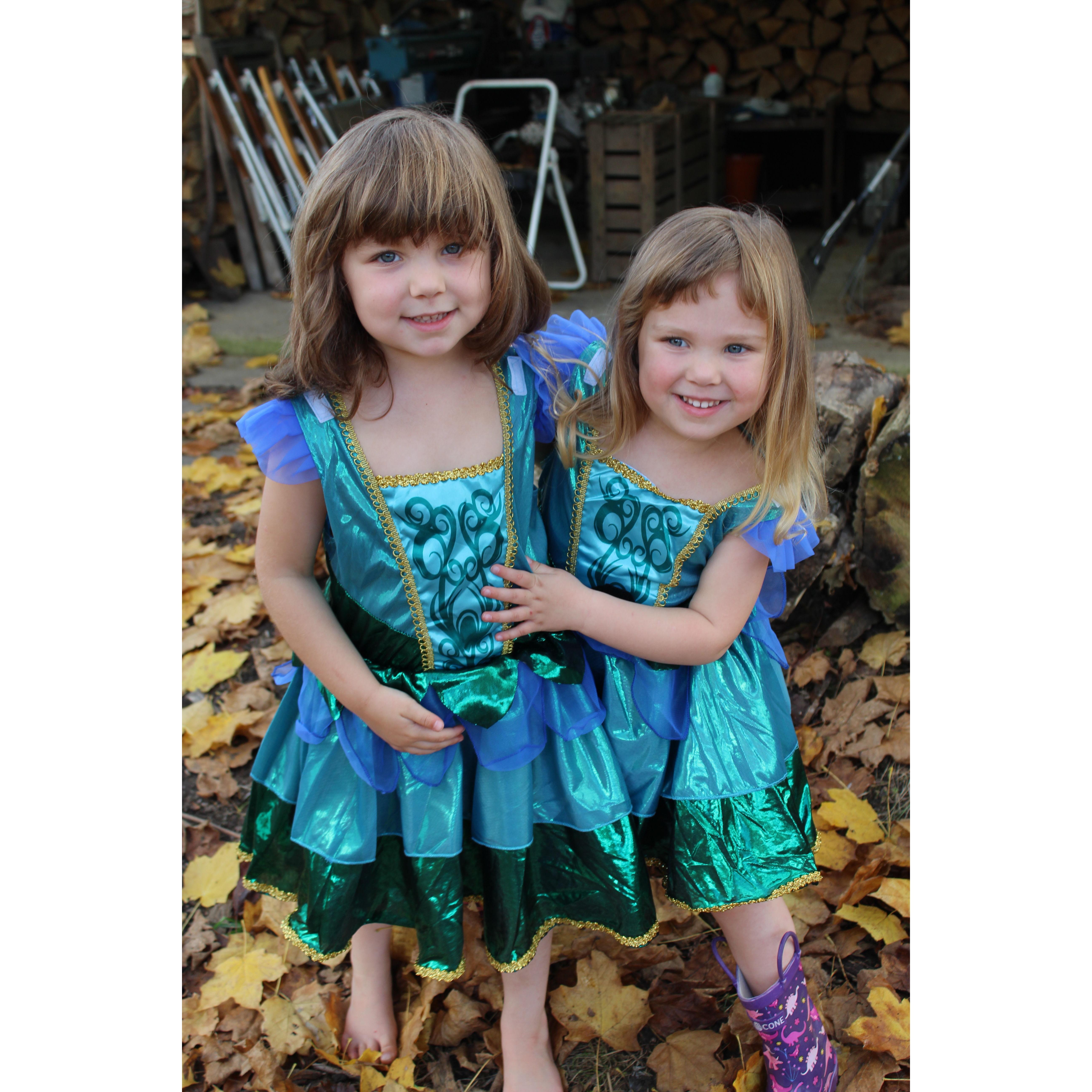 Aleida and Mabel, ages 4 and 5