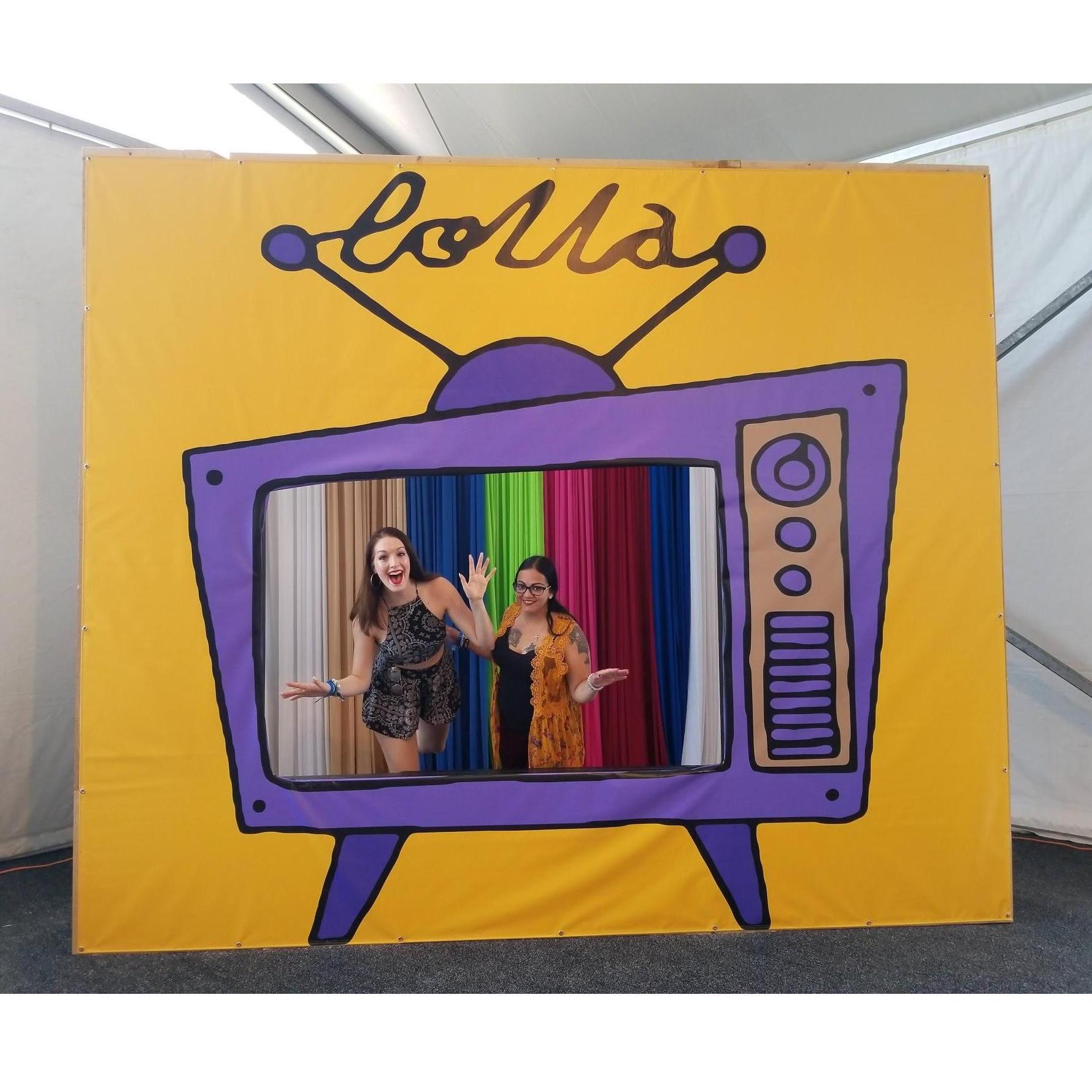 Erica and Monica at Lolla 2018