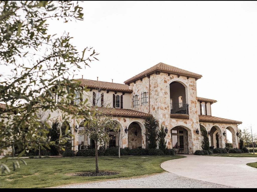 The Wedding Website of Jeanine Azzo and Paul Blas Jr